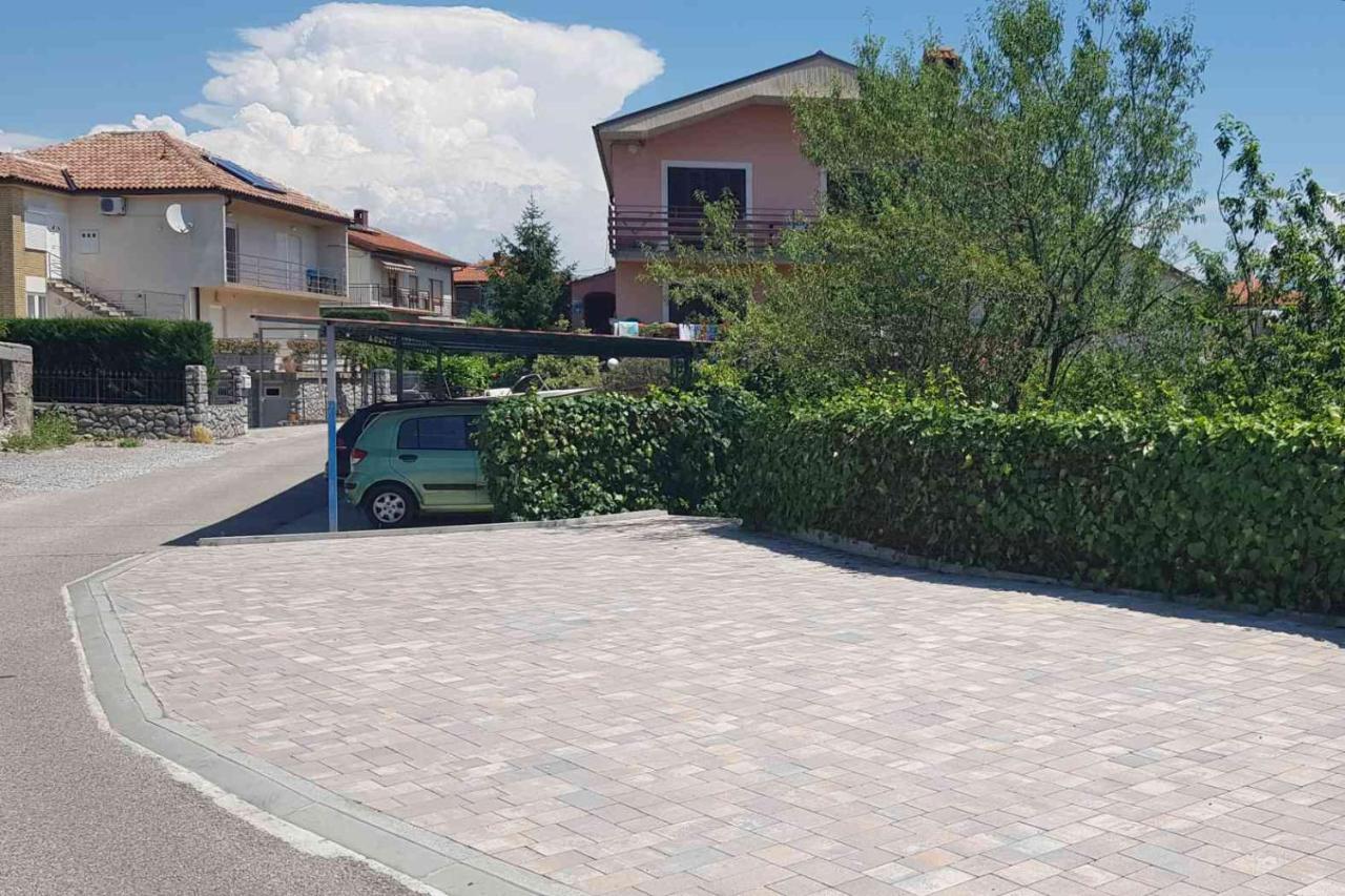 Marinici - With Private Parking Apartment