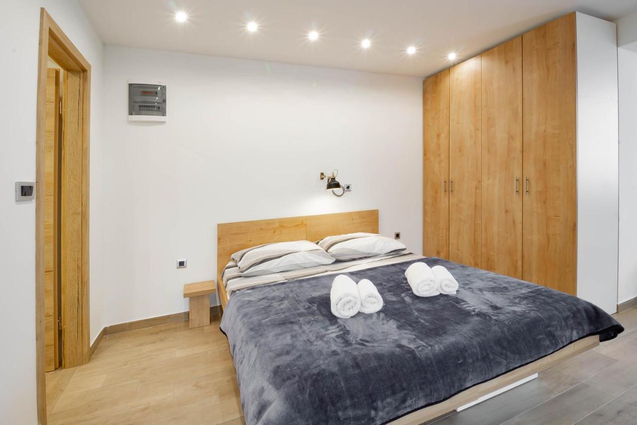 Apartamento Marinici - With Private Parking *