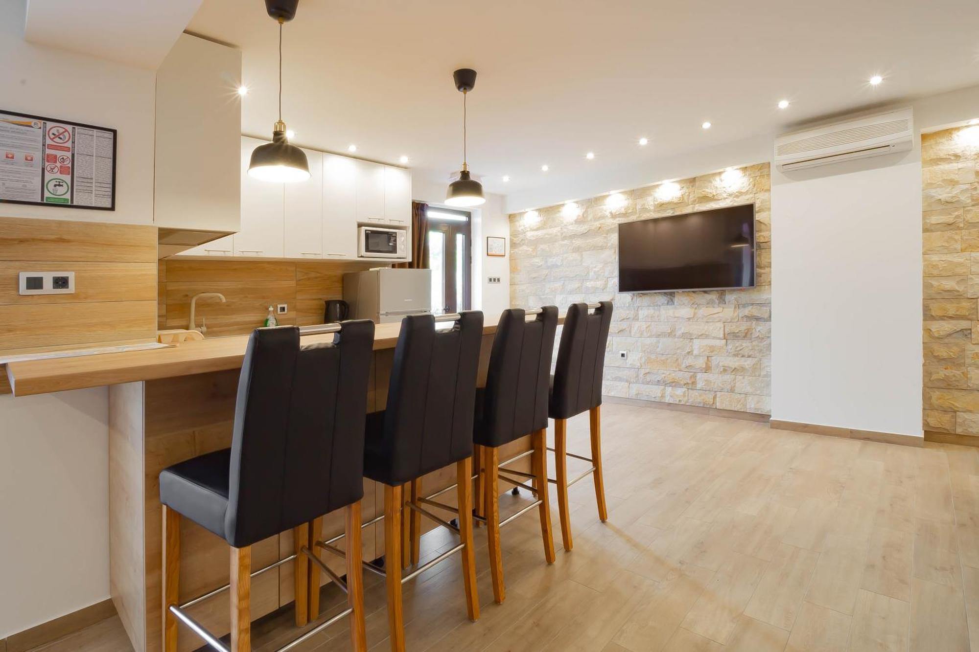 Marinici - With Private Parking Apartment Rijeka