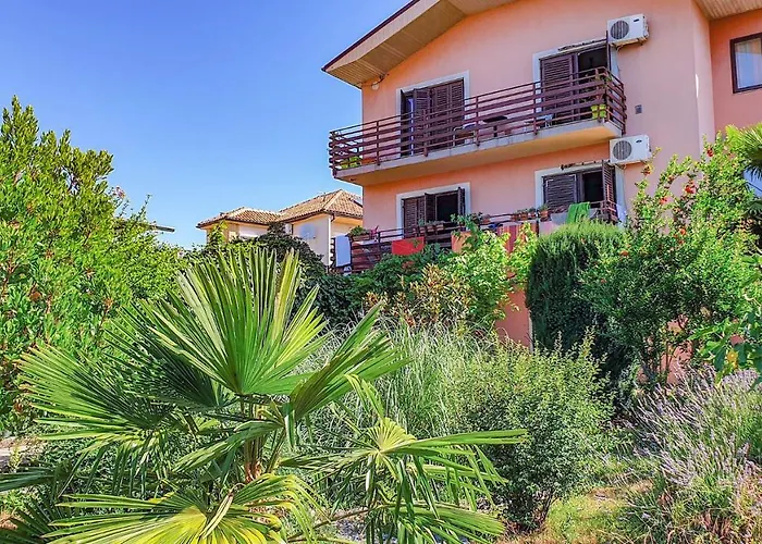Apartments Marinici Rijeka - With Private Parking